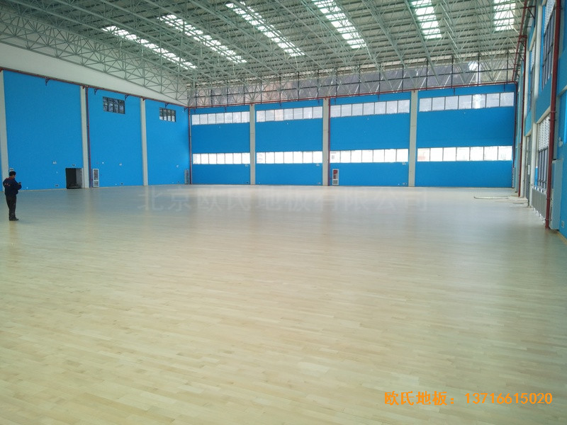云南文山州文山學(xué)院體育館體育地板鋪設(shè)案例0