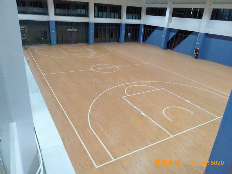 山東實驗二小青島分�；@球館體育地板施工案例4
