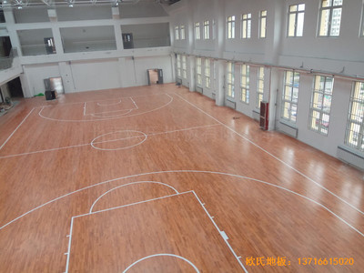 濟(jì)南中區(qū)十三中學(xué)籃球館體育木地板施工案例