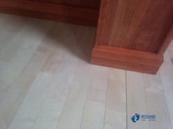 松木舞臺(tái)運(yùn)動(dòng)場(chǎng)地木地板哪個(gè)牌子較好